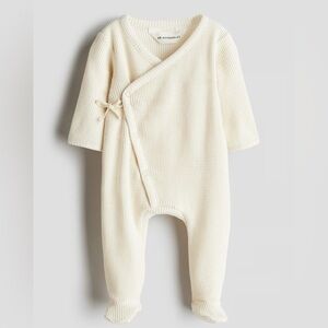 NB 100% cotton H&M Beige Waffle Knit Baby Footie